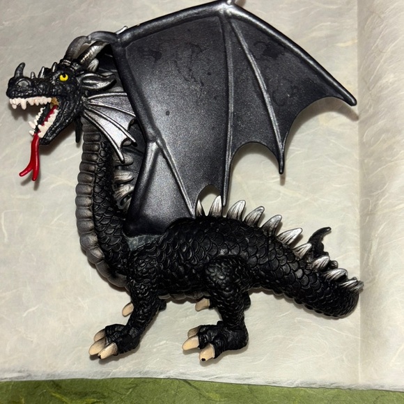 Schleich Knight Dragon Black Silver Special Model 72057 - Picture 2 of 7